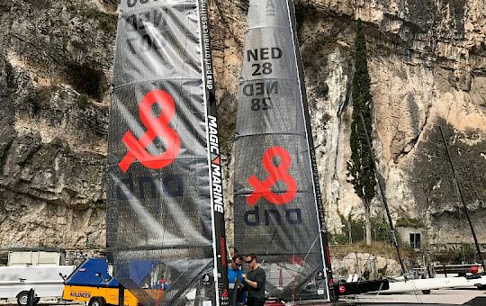 2018-dna-f1x-catamaran-garda-images-2-e1522410097808.jpg