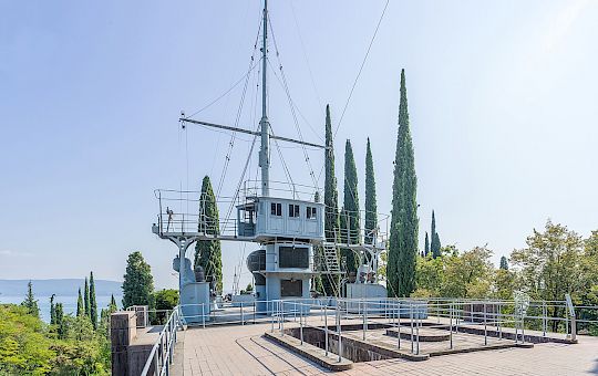 1280px-regia_nave_puglia_b_vittoriale_degli_italiani.jpg