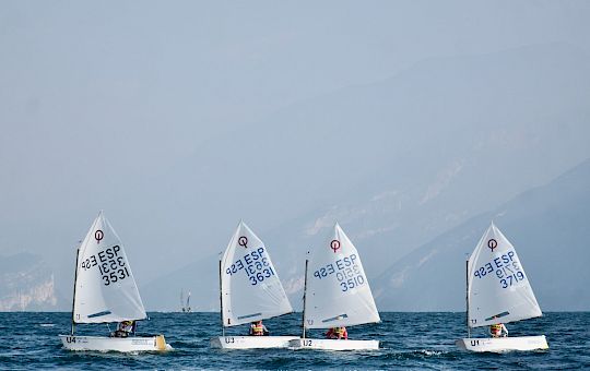 optimist_team_race_europeans_2026_day_4_-_optimist_team_race_europeans_2026_-_18_1.jpg